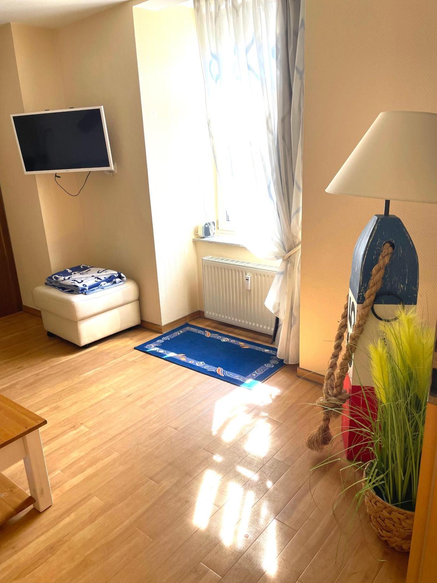 Ostseewind - In Der Strandstrasse-Fuehrt Zur Seebruecke Ostseebad Kühlungsborn Extérieur photo